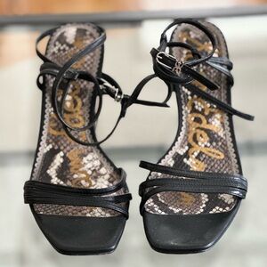 Block heel sandal